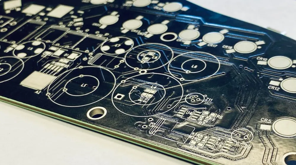 So bewerten Sie das SMT Montagerisiko aus PCB Fertigungs- und erneuerbaren Energietrends Artikelbild für PCB-Fertigung und PCBA-Käuferwissen